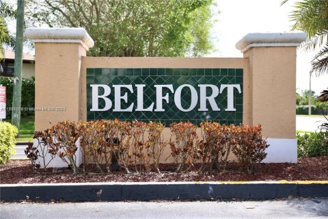 Condo in Tamarac, Florida, 2 bedrooms  № 1868678 - photo 8