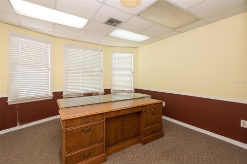 Commercial property in New Smyrna Beach, Florida 561.32 sq.m. № 2204020 - photo 18