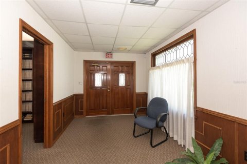 Commercial property in New Smyrna Beach, Florida 561.32 sq.m. № 2204020 - photo 6