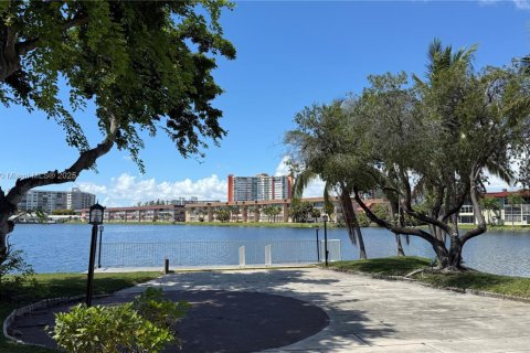 Condo à Miami, Floride, 2 chambres № 2153897