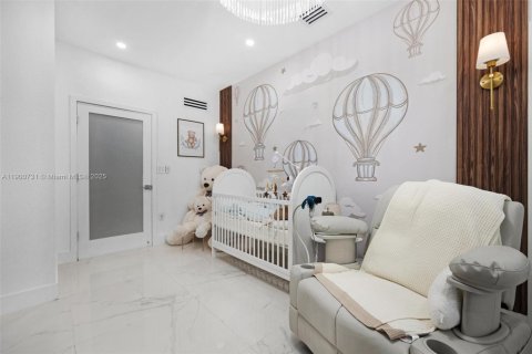 Casa en alquiler en Miami, Florida, 4 dormitorios, 246.66 m2 № 1951993 - foto 18