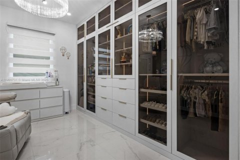 Casa en alquiler en Miami, Florida, 4 dormitorios, 246.66 m2 № 1951993 - foto 17