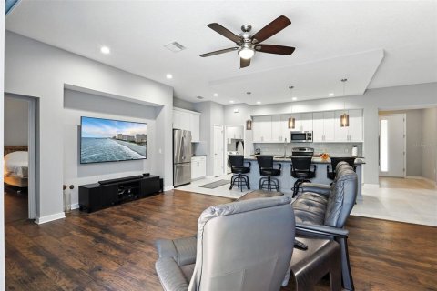House in Winter Garden, Florida 4 bedrooms, 197.42 sq.m. № 2122318 - photo 14