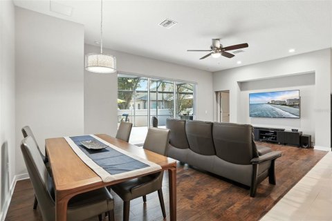 House in Winter Garden, Florida 4 bedrooms, 197.42 sq.m. № 2122318 - photo 16