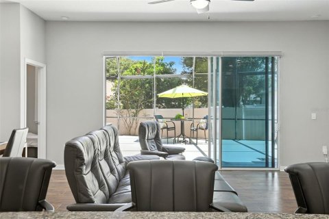 House in Winter Garden, Florida 4 bedrooms, 197.42 sq.m. № 2122318 - photo 11