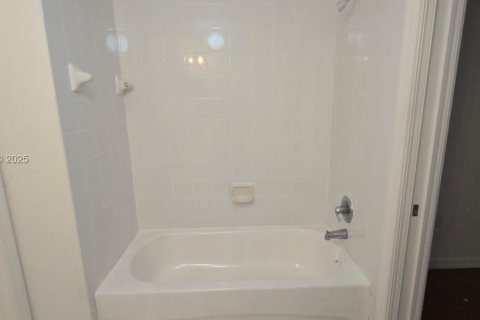 Снять в аренду квартиру в Майами, Флорида 1 спальня, № 2019239 - фото 29