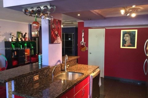 Condominio en alquiler en Hallandale Beach, Florida, 2 dormitorios, 111.48 m2 № 2054211 - foto 4