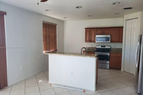 Adosado en alquiler en Miramar, Florida, 4 dormitorios, 168.62 m2 № 1943192 - foto 8