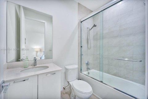 Casa en venta en Doral, Florida, 4 dormitorios, 265.98 m2 № 2048977 - foto 22