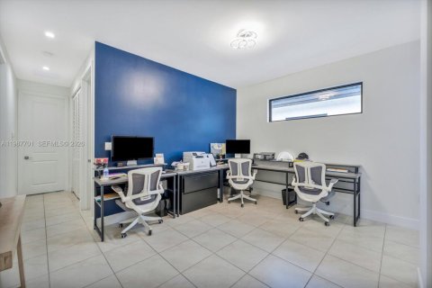 Casa en venta en Doral, Florida, 4 dormitorios, 265.98 m2 № 2048977 - foto 13