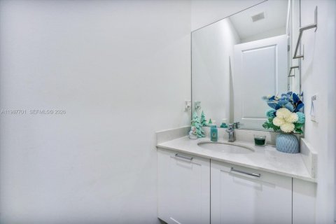 Casa en venta en Doral, Florida, 4 dormitorios, 265.98 m2 № 2048977 - foto 10