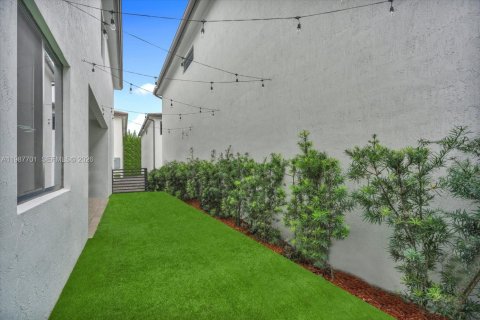 Casa en venta en Doral, Florida, 4 dormitorios, 265.98 m2 № 2048977 - foto 25