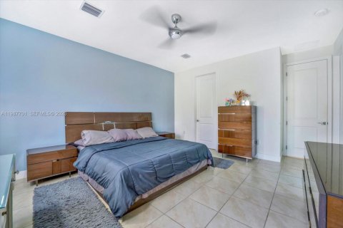 Casa en venta en Doral, Florida, 4 dormitorios, 265.98 m2 № 2048977 - foto 18