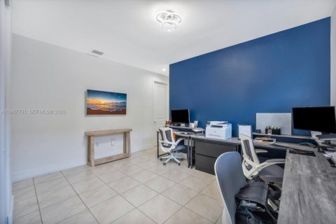 Casa en venta en Doral, Florida, 4 dormitorios, 265.98 m2 № 2048977 - foto 12