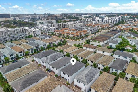 Casa en venta en Doral, Florida, 4 dormitorios, 265.98 m2 № 2048977 - foto 28