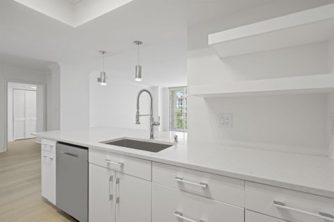 Condo in Boca Raton, Florida, 2 bedrooms № 2247919 - photo 8