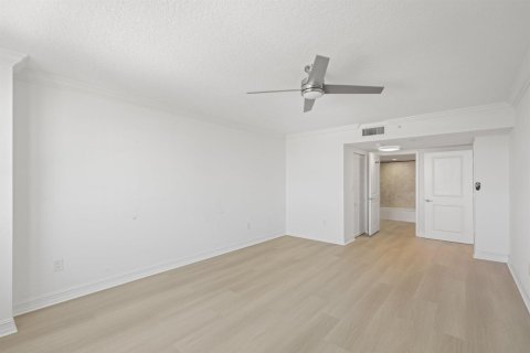 Condo in Boca Raton, Florida, 2 bedrooms № 2247919 - photo 27