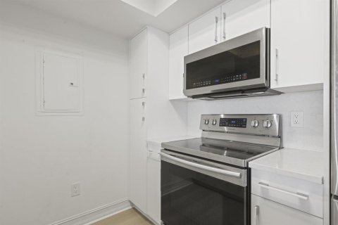 Condo in Boca Raton, Florida, 2 bedrooms № 2247919 - photo 12