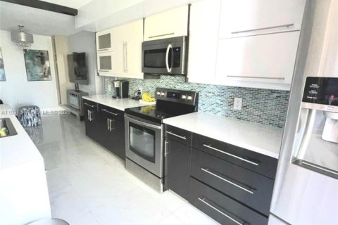 Condominio en venta en Miami, Florida, 2 dormitorios, 100.89 m2 № 2034626 - foto 4