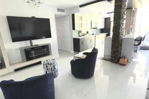 Condominio en venta en Miami, Florida, 2 dormitorios, 100.89 m2 № 2034626 - foto 9