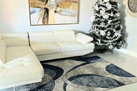 Condominio en venta en Miami, Florida, 2 dormitorios, 100.89 m2 № 2034626 - foto 2