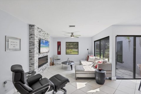 Casa en venta en Sarasota, Florida, 2 dormitorios, 158.12 m2 № 1843065 - foto 3