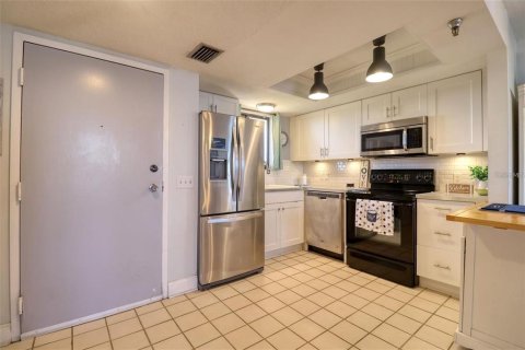 Condo in Hudson, Florida, 1 bedroom № 2102906 - photo 3