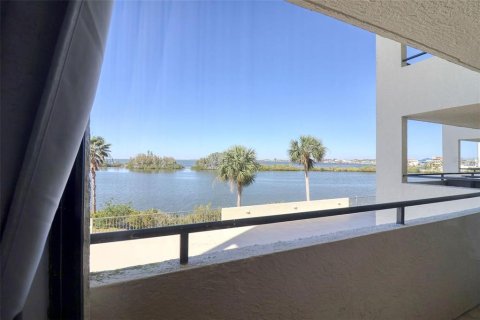 Condo in Hudson, Florida, 1 bedroom  № 2102906 - photo 12