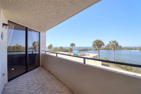 Condo in Hudson, Florida, 1 bedroom  № 2102906 - photo 11