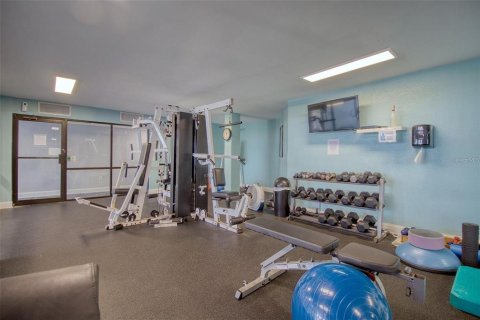 Condo in Hudson, Florida, 1 bedroom № 2102906 - photo 25