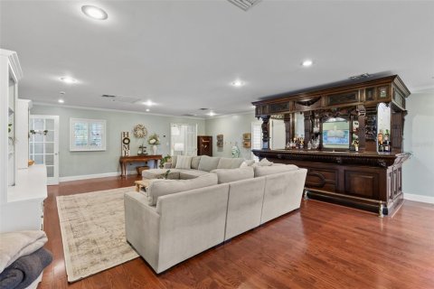 House in Brandon, Florida 4 bedrooms, 411.93 sq.m. № 2353195 - photo 26