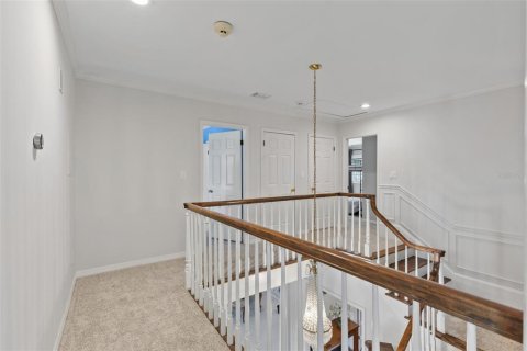 House in Brandon, Florida 4 bedrooms, 411.93 sq.m. № 2353195 - photo 9