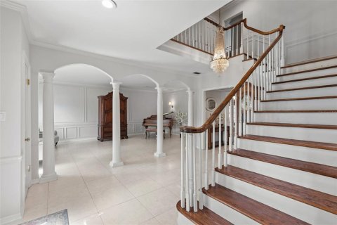 House in Brandon, Florida 4 bedrooms, 411.93 sq.m. № 2353195 - photo 8