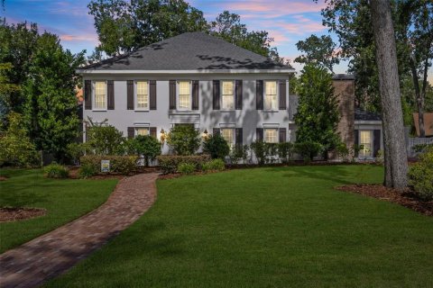 House in Brandon, Florida 4 bedrooms, 411.93 sq.m. № 2353195 - photo 3