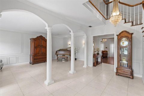 House in Brandon, Florida 4 bedrooms, 411.93 sq.m. № 2353195 - photo 13
