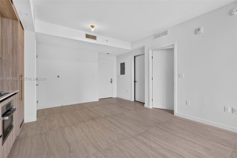 Condo in Miami, Florida, 1 bedroom  № 2272370 - photo 20