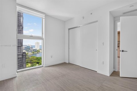 Condo in Miami, Florida, 1 bedroom  № 2272370 - photo 26