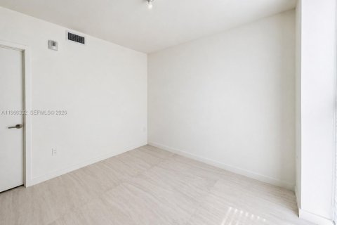 Condo in Miami, Florida, 1 bedroom  № 2272370 - photo 24
