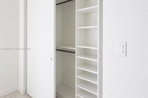 Condo in Miami, Florida, 1 bedroom № 2272370 - photo 23