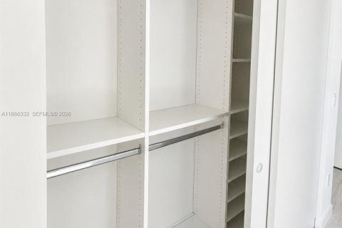 Condo in Miami, Florida, 1 bedroom  № 2272370 - photo 29