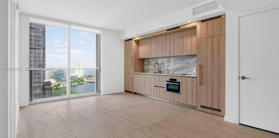 Condo in Miami, Florida, 1 bedroom  № 2272370