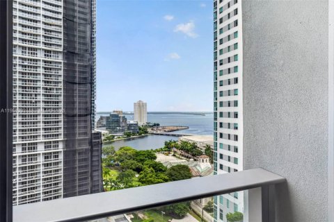 Condo in Miami, Florida, 1 bedroom  № 2272370 - photo 16