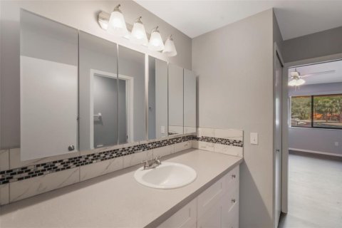 Townhouse in Winter Springs, Florida 3 bedrooms, 135.64 sq.m. № 1742815 - photo 21