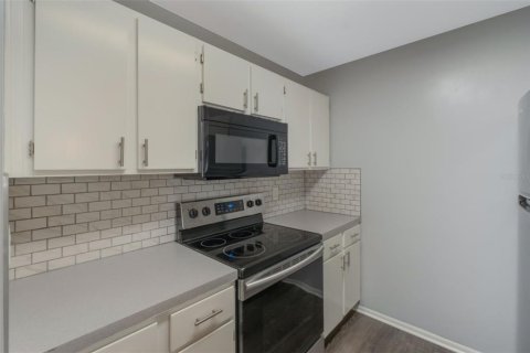 Townhouse in Winter Springs, Florida 3 bedrooms, 135.64 sq.m. № 1742815 - photo 11