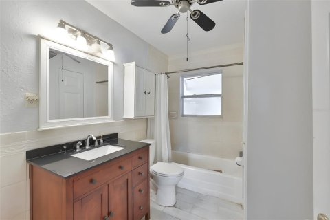 House in Wimauma, Florida 3 bedrooms, 149.76 sq.m. № 2131574 - photo 22