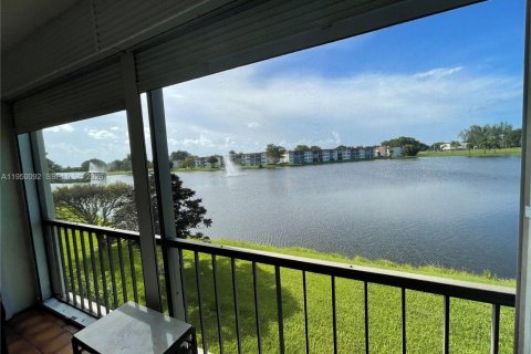 Condominio en alquiler en Pembroke Pines, Florida, 2 dormitorios, 108.7 m2 № 2006745 - foto 10