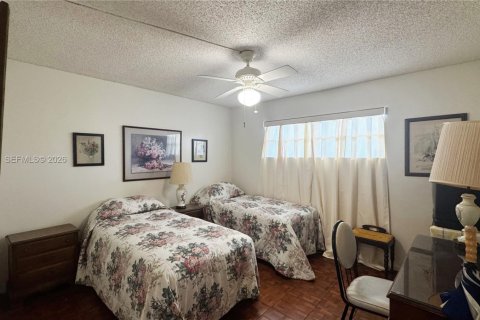 Condominio en alquiler en Pembroke Pines, Florida, 2 dormitorios, 108.7 m2 № 2006745 - foto 16