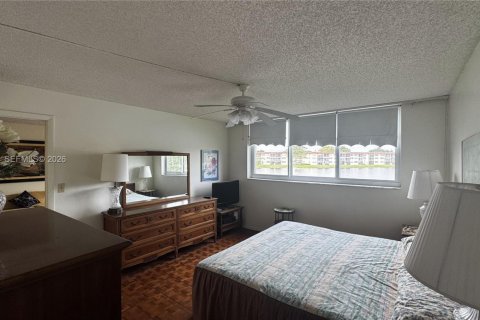 Condominio en alquiler en Pembroke Pines, Florida, 2 dormitorios, 108.7 m2 № 2006745 - foto 13