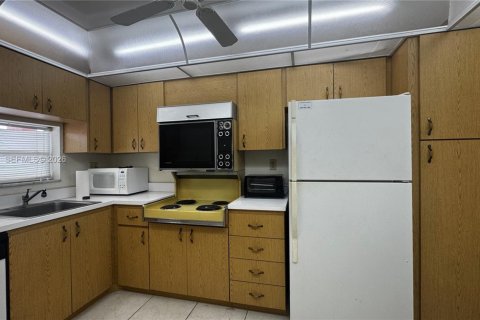 Condominio en alquiler en Pembroke Pines, Florida, 2 dormitorios, 108.7 m2 № 2006745 - foto 17