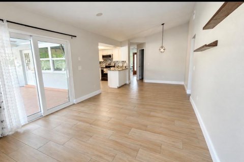 Casa en venta en Port Richey, Florida, 3 dormitorios, 149.85 m2 № 2429238 - foto 13